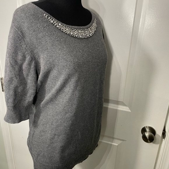 Liz Claiborne Gray Sweater with Embellished Neckline Size XL CB-L - Picture 4 of 5